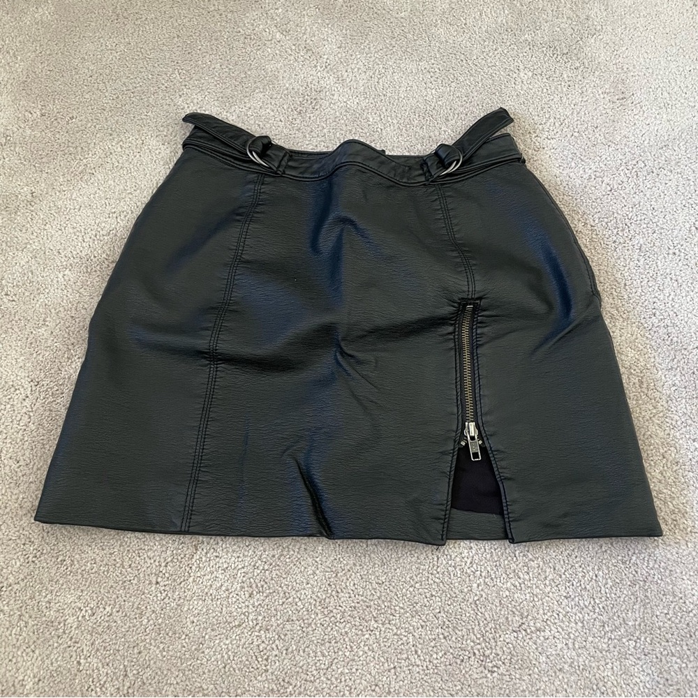 free people faux leather mini skirt SIZE 2 100% viscose